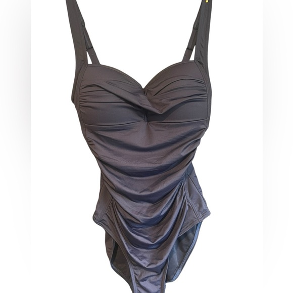 NWT SEALEVEL Eco Essentials Twist Front One Piece Black One-Piece Swimsuit - Picture 7 of 7